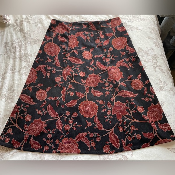 Y2K Dark Floral Faux Suede Midi Skirt XL Romantic Fairy Whimsigoth Boho Feminine - Picture 1 of 8